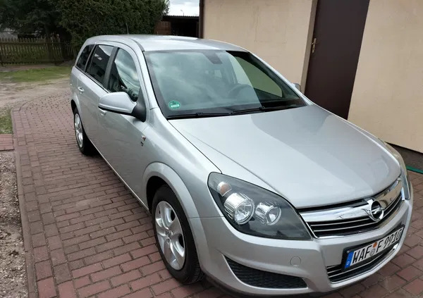 pomorskie Opel Astra cena 17900 przebieg: 194000, rok produkcji 2010 z Czersk